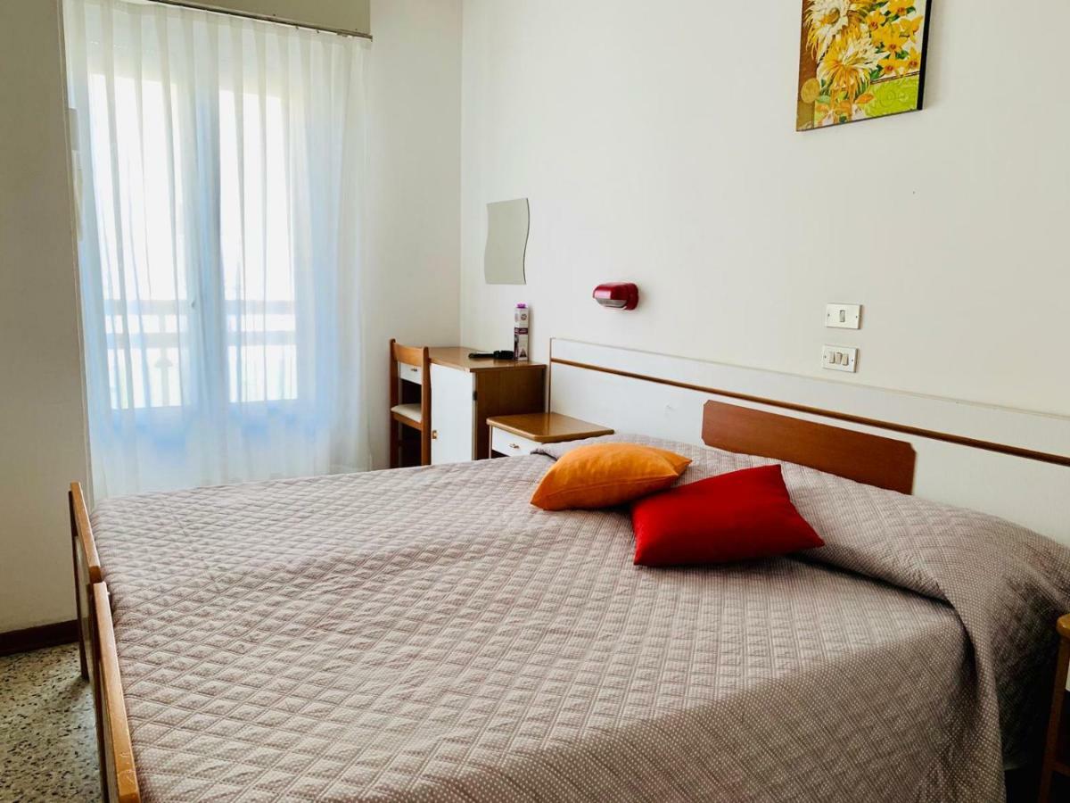 Hotel Graziana Riccione Exterior photo